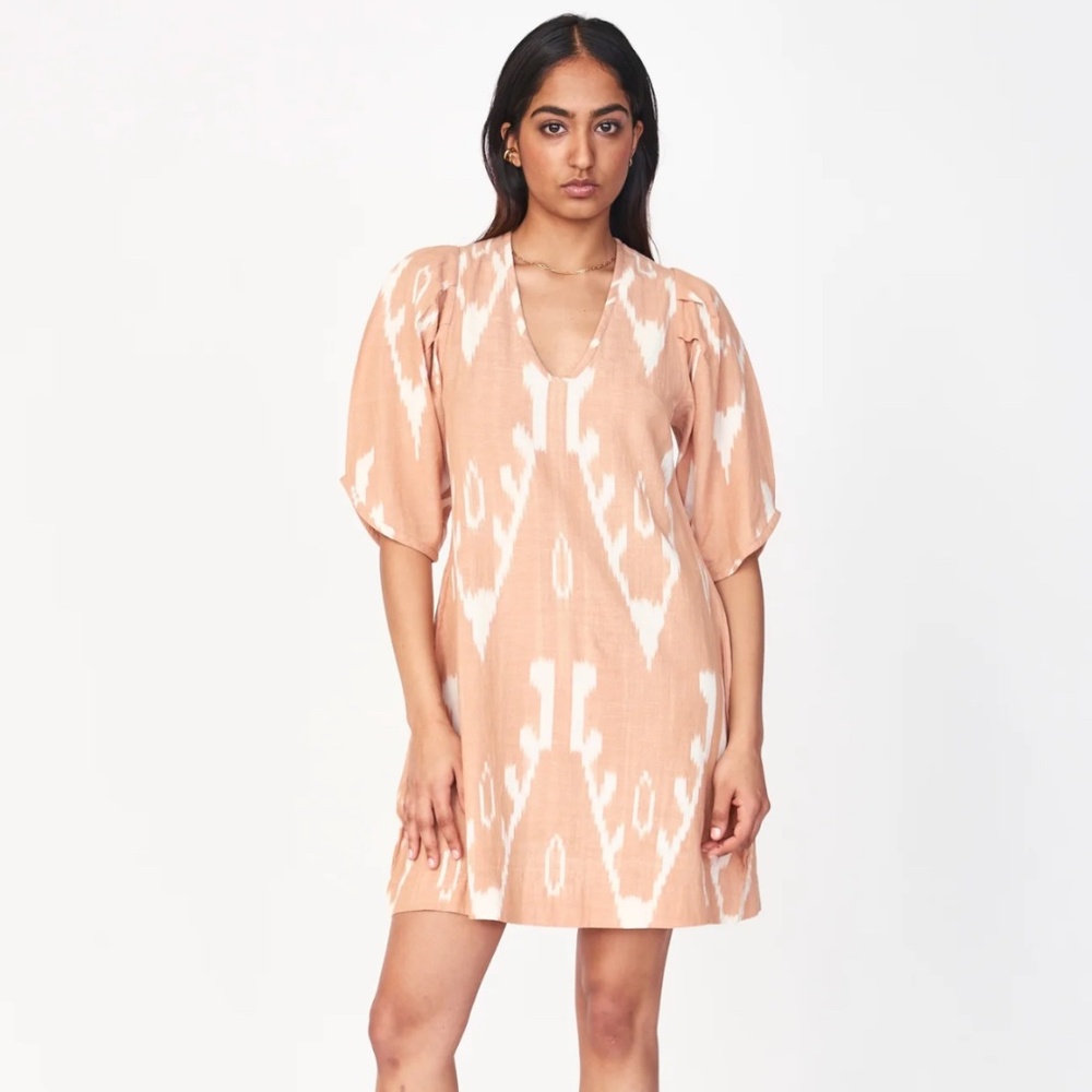 Mirth, size XS NWT Cassis Conch